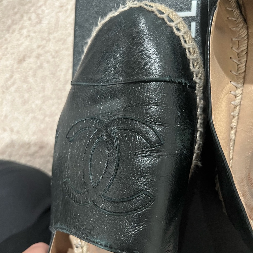 Chanel Black Leather Espadrilles with Iconic CC Logo - Picture 13 of 15